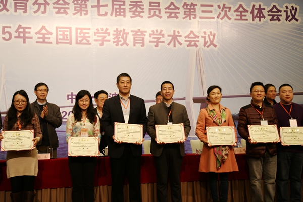 前排左四为周建裕 前排左四为周建裕