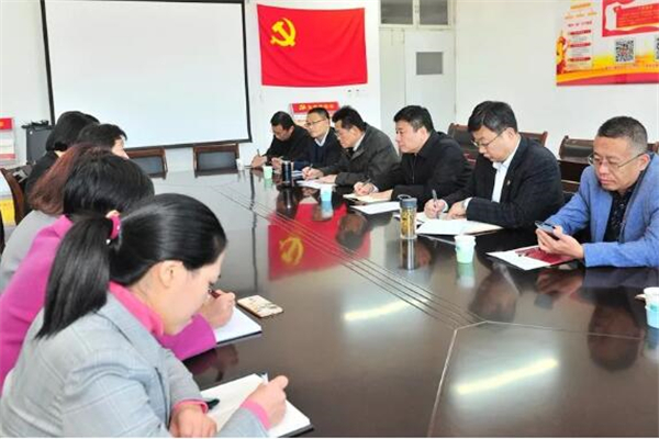 李明在心理学系座谈交流