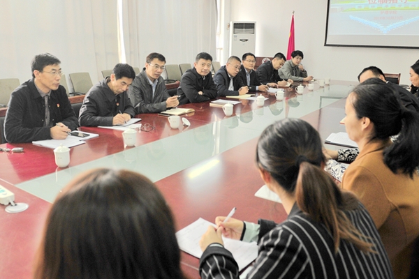 李明在护理学院座谈交流