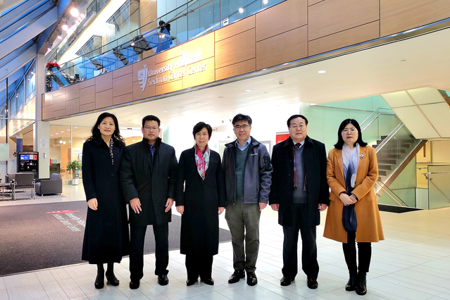 参观凯斯西储大学医学院 参观凯斯西储大学医学院