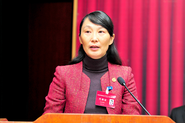 校党委副书记、校长管英俊作校长工作报告 校党委副书记、校长管英俊作校长工作报告