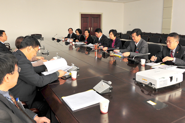 第二代表团讨论 第二代表团讨论