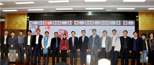 母校领导老师与校友合影