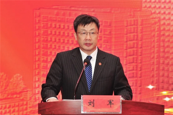 潍坊医学院副院长刘军主持揭牌仪式