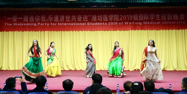 开场印度传统舞蹈《Panjabi mashup》