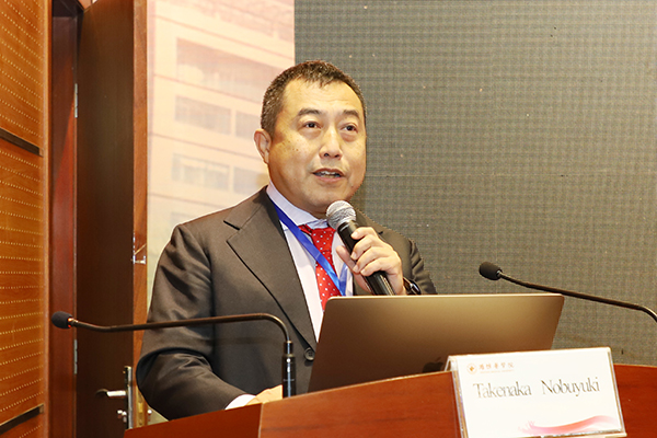 Takenaka Nobuyuki教授作学术报告