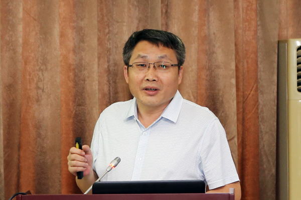 董俊兴作专题报告 董俊兴作专题报告