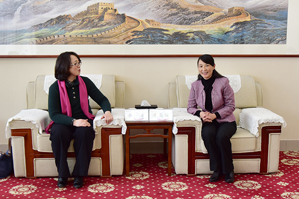 校长管英俊会见省外事办副主任李荣