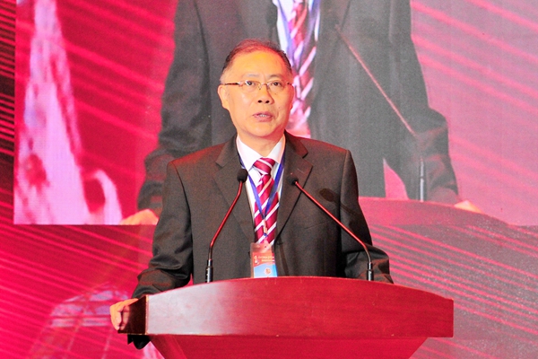 我校77级校友、《中国矫形外科杂志》 总编辑孙磊教授致辞