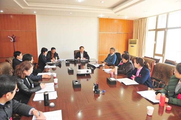 第九代表团讨论