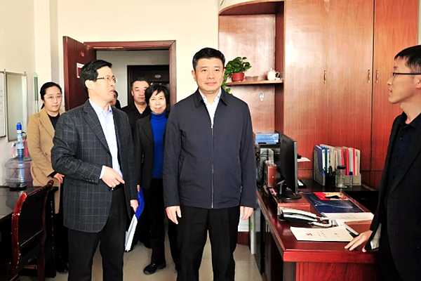 李明到组织部（党校、人才工作办公室）和统战部调研