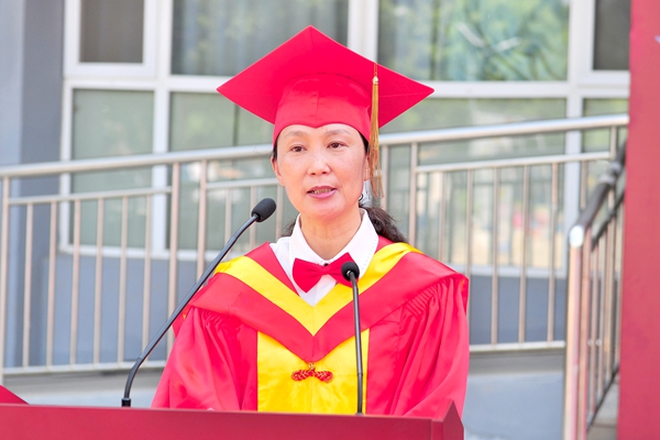 院长管英俊讲话