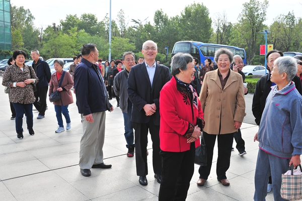 参观浮烟山校区