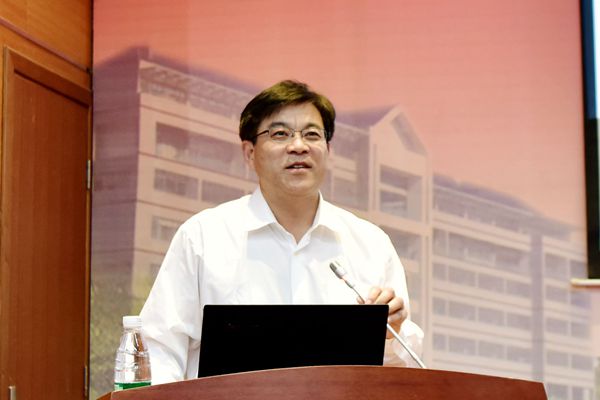 杨同毅教授作讲座