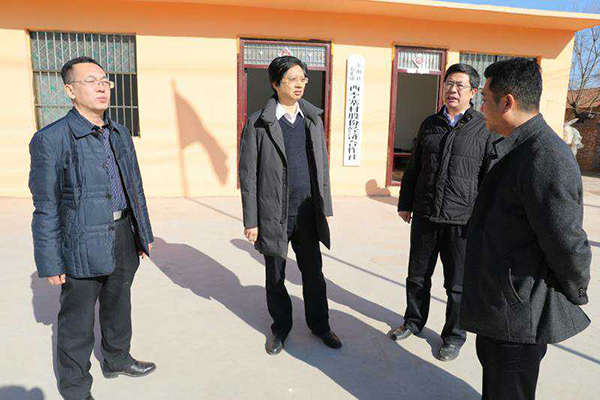 查看修缮后的党建活动场所